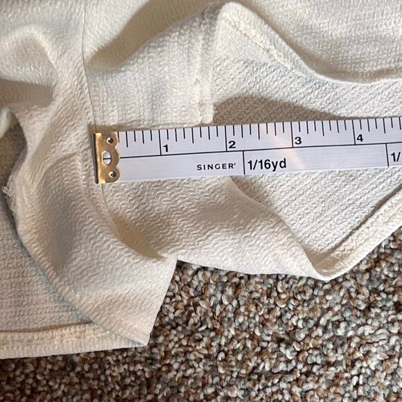 MNG Mango 100% Viscose White Shorts.  Size Medium - Picture 5 of 6